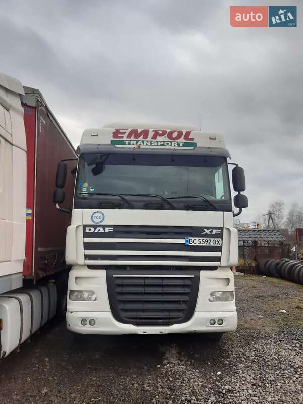 Тягач DAF XF 105 2011 в 