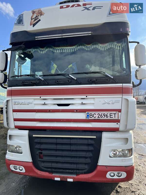 Тягач DAF XF 105 2009 в Жовкве