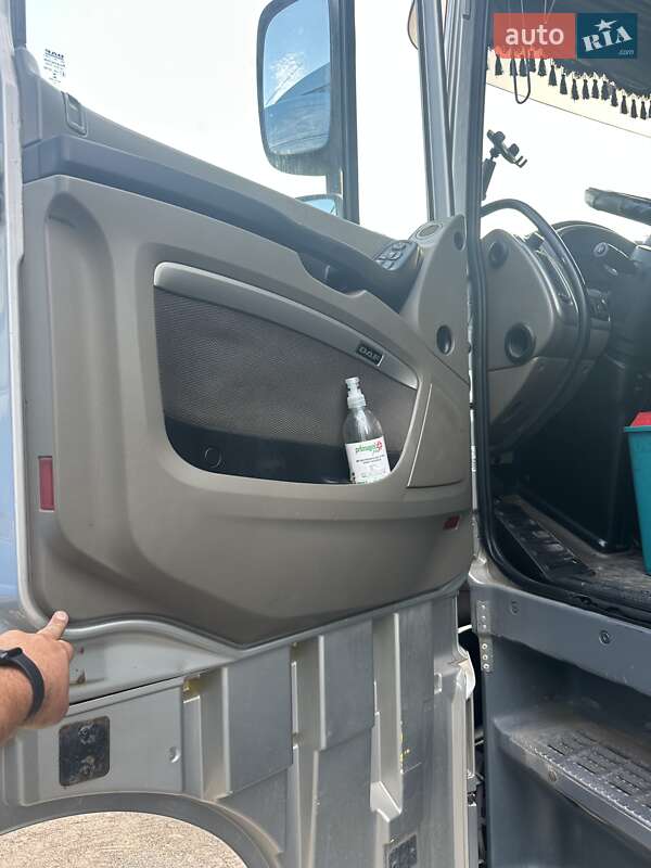 Тягач DAF XF 105 2011 в Сарнах
