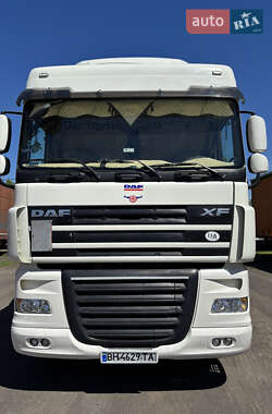 Тягач DAF XF 105 2011 в 