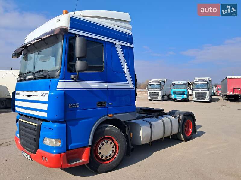 Тягач DAF XF 105 2010 в Львове