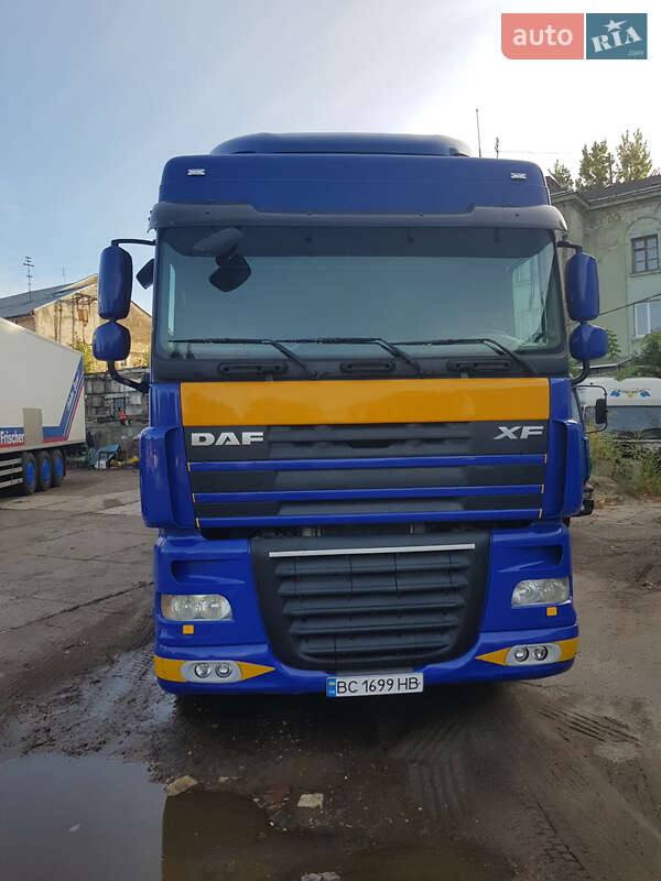 Тягач DAF XF 105 2011 в Львові