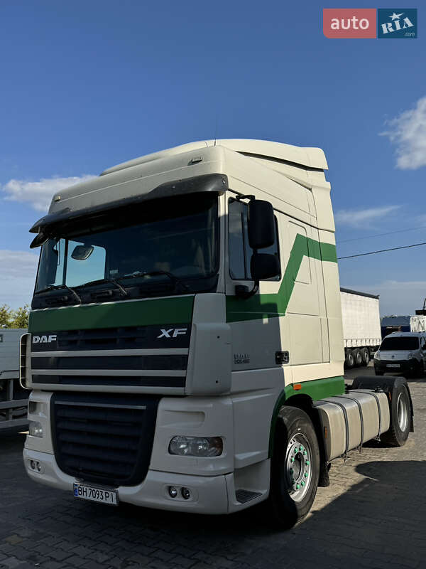 Тягач DAF XF 105 2011 в 