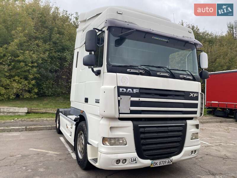 Тягач DAF XF 105 2007 в Ровно