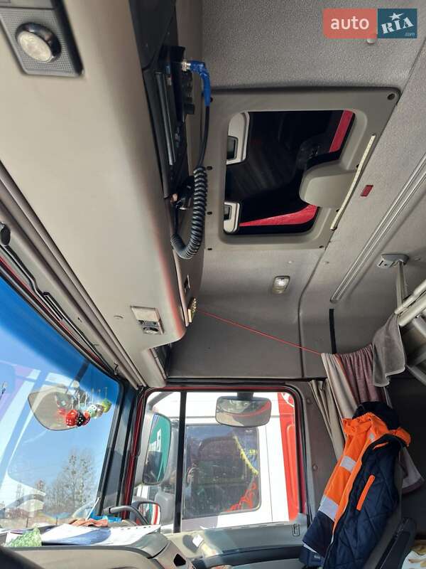 Грузовой фургон DAF XF 105 2006 в Львове