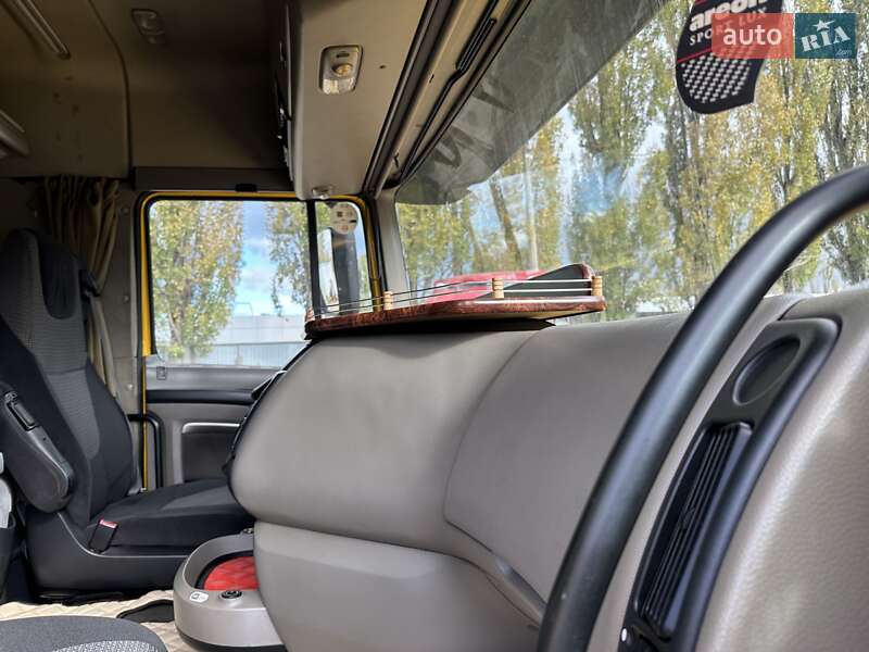 Тягач DAF XF 105 2013 в Киеве