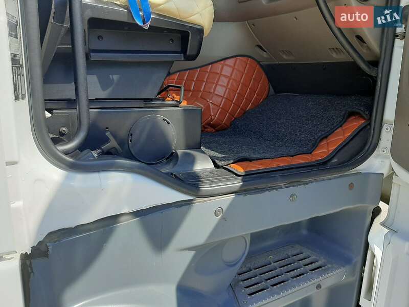 Тягач DAF XF 105 2010 в Запоріжжі