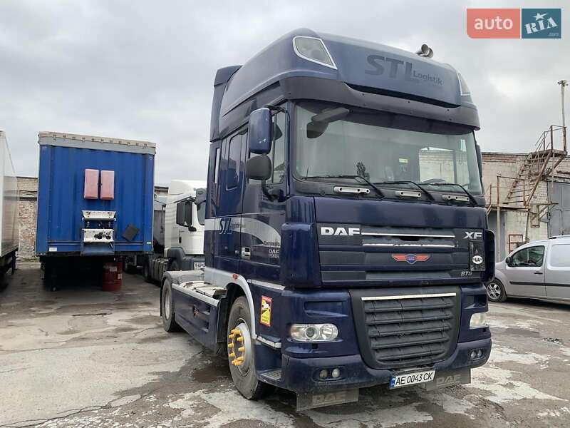 Тягач DAF XF 105 2008 в Дніпрі