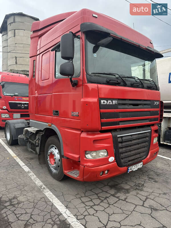 Тягач DAF XF 105 2010 в Дніпрі