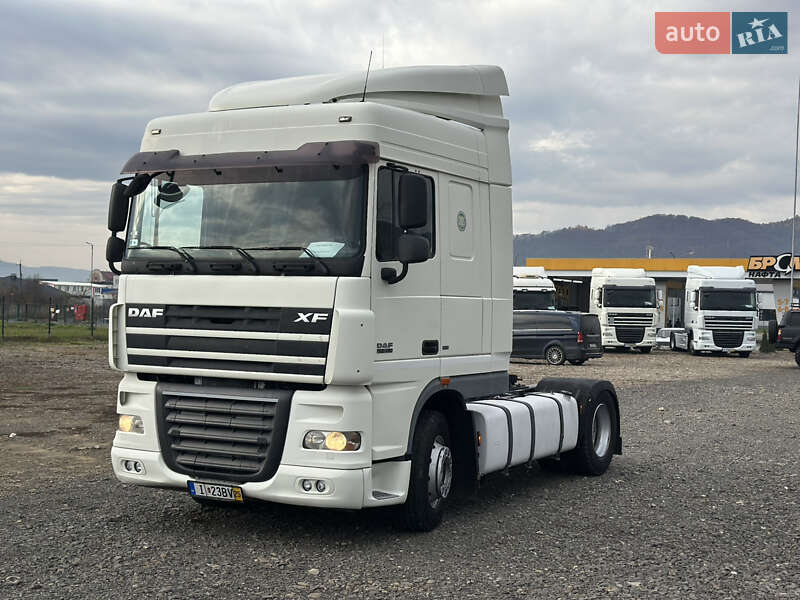 Тягач DAF XF 105 2010 в Хусті