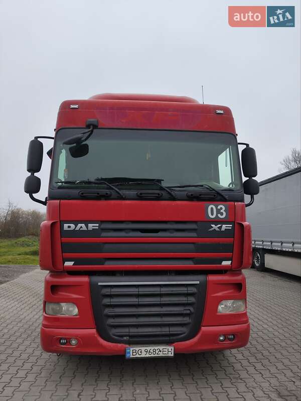 Тягач DAF XF 105 2010 в Городку