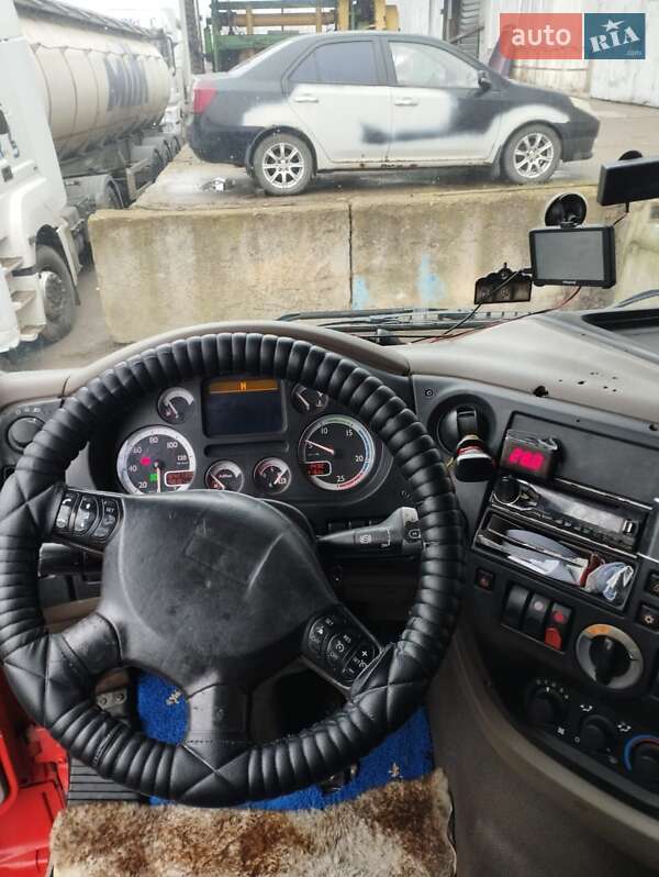 Тягач DAF XF 105 2006 в Одесі