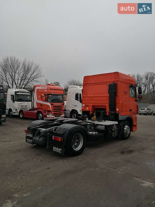 Тягач DAF XF 105 2011 в Кам'янському
