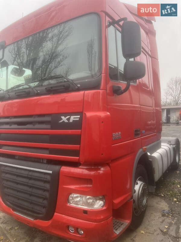 Тягач DAF XF 105 2012 в Кам'янському