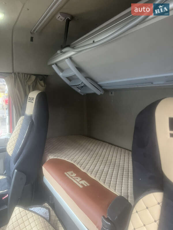 Тягач DAF XF 105 2012 в Кам'янському