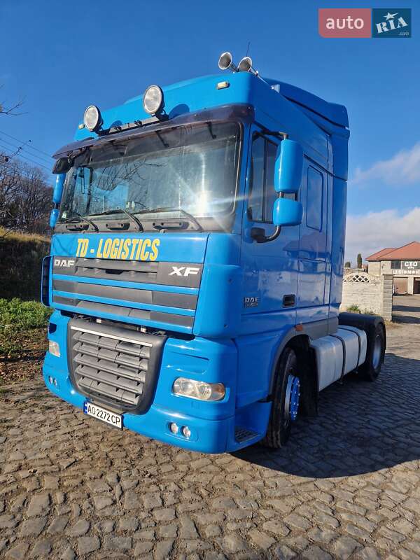 Тягач DAF XF 105 2010 в Ровно