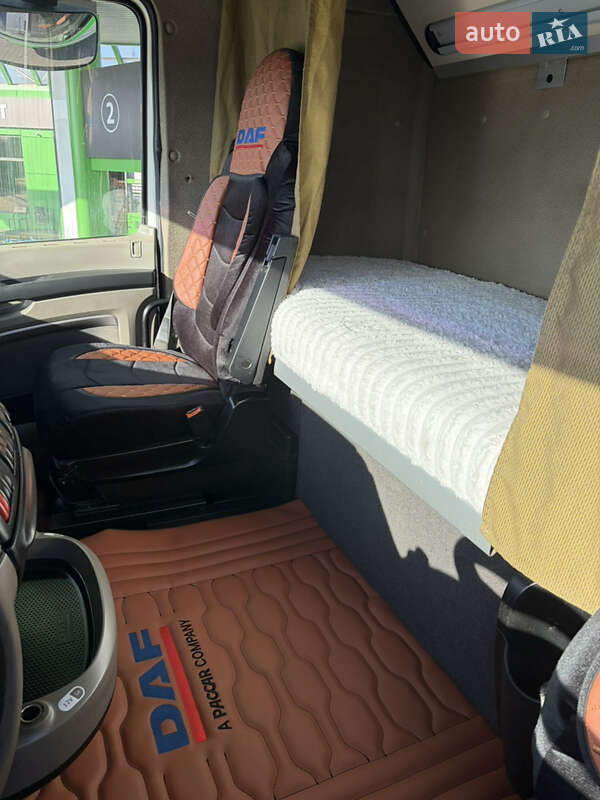 Тягач DAF XF 105 2012 в Черкасах