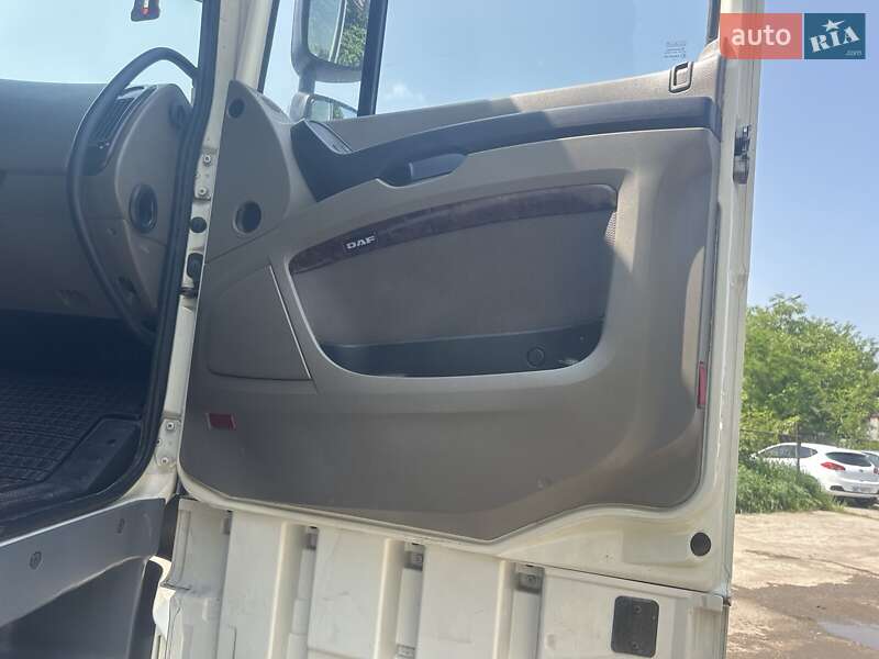 Тягач DAF XF 105 2011 в Львове