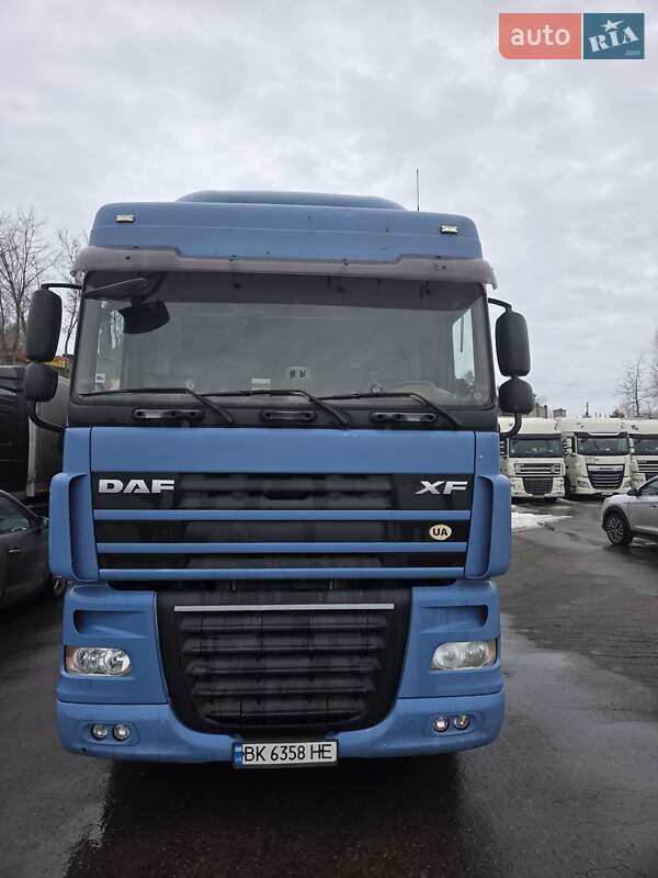 Тягач DAF XF 105 2009 в Ровно