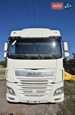Тягач DAF XF 106 2017 в Петрове