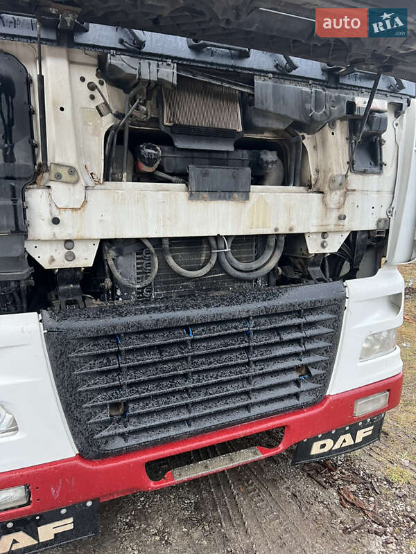 Тягач DAF XF 95.480 2003 в Чорткове