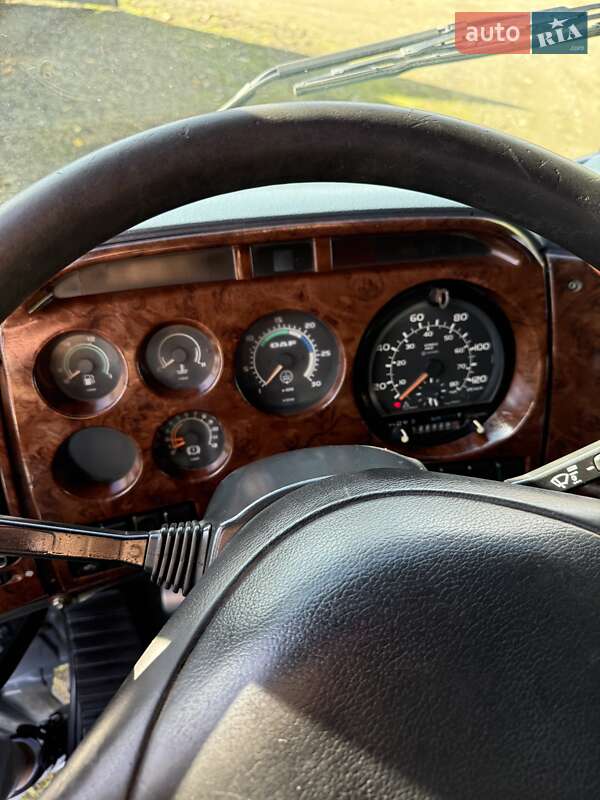 Цистерна DAF XF 95.480 2001 в Черновцах