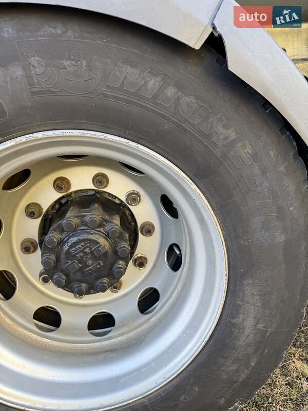 Цистерна DAF XF 95.480 2001 в Черновцах