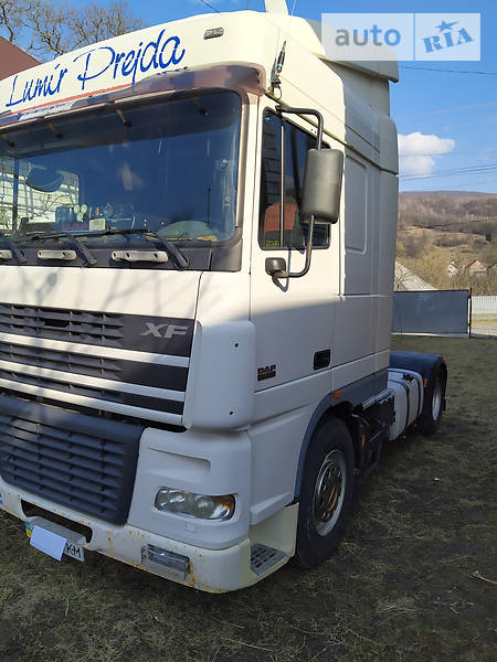 Тягач DAF XF 95 2004 в Сваляве