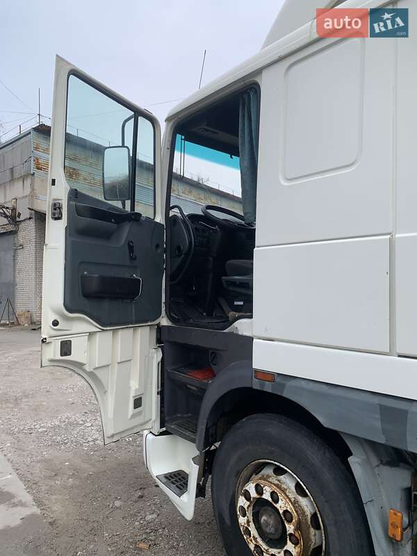 Тягач DAF XF 95 2000 в Запорожье