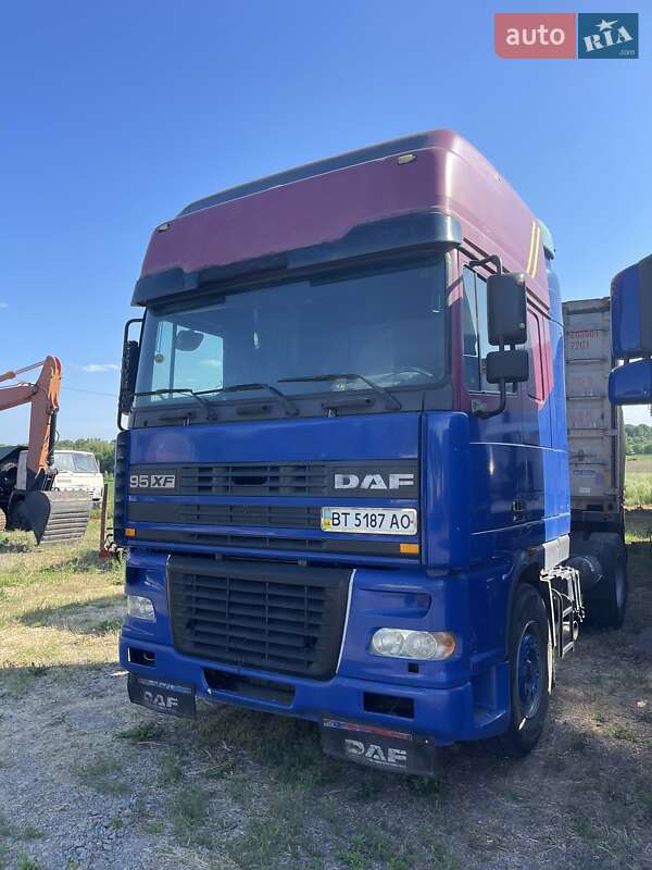 Тягач DAF XF 95 2000 в Вінниці