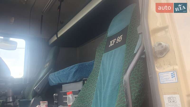 Контейнеровоз DAF XF 95 2005 в Чернівцях