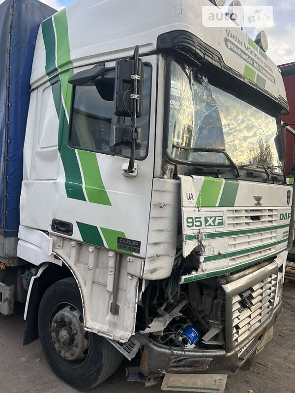 Тентованый DAF XF 95 2000 в Виннице