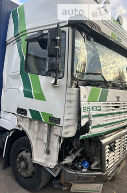 Тентованый DAF XF 95 2000 в 