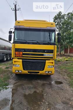 Тягач DAF XF 95 2000 в Дніпрі