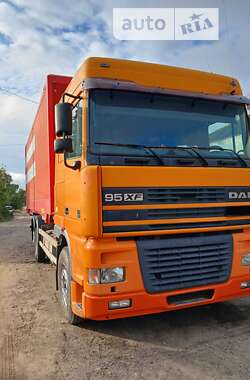 Контейнеровоз DAF XF 95 2002 в Вознесенську