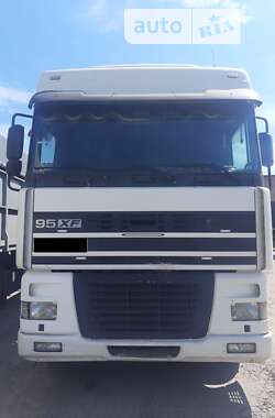 Тягач DAF XF 95 2001 в Жашківу