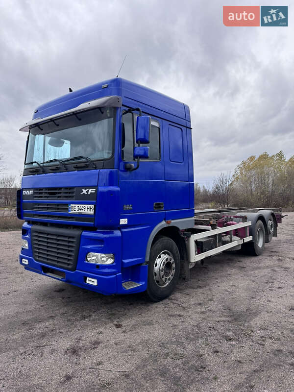 Контейнеровоз DAF XF 95 2004 в Первомайске