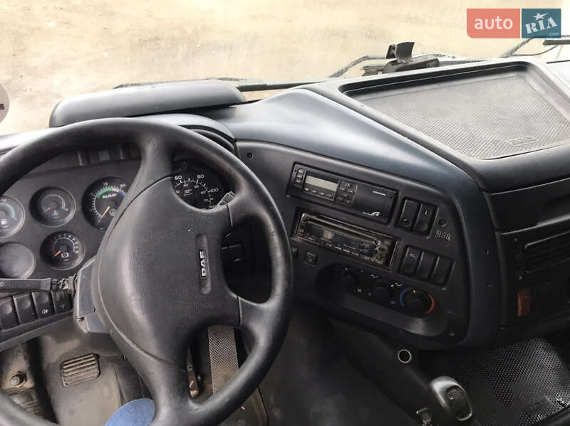 Тентований DAF XF 95 2000 в Мигові