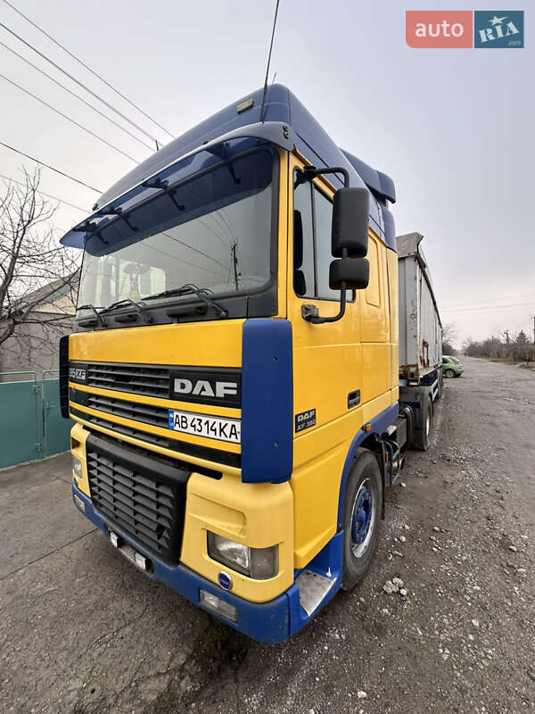 Тягач DAF XF 95 1998 в Каменском