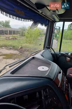 Контейнеровоз DAF XF 95 2006 в 