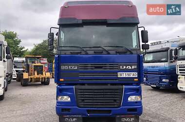 Тягач DAF XF 95 2000 в 