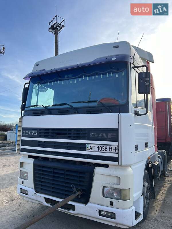 Тягач DAF XF 95 1997 в 