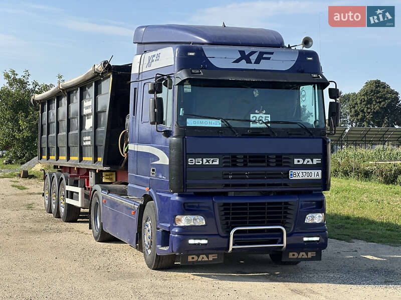 Самосвал DAF XF 95 2000 в 