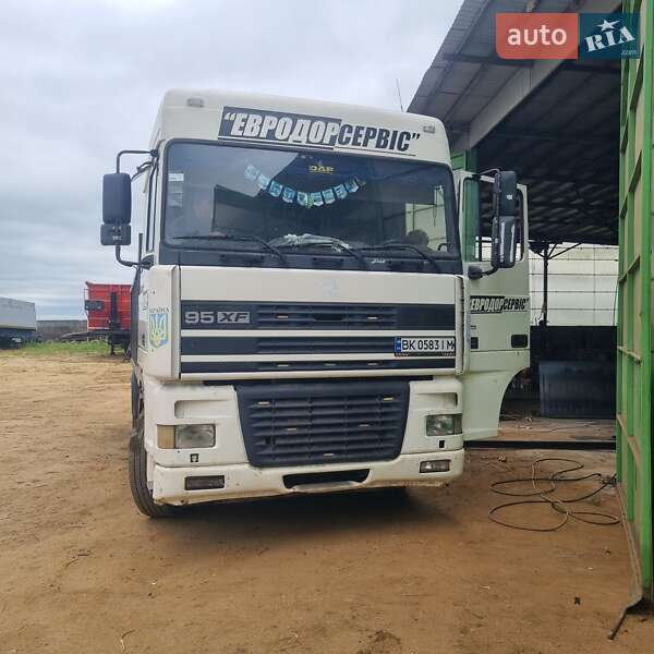 Самосвал DAF XF 95 2002 в 