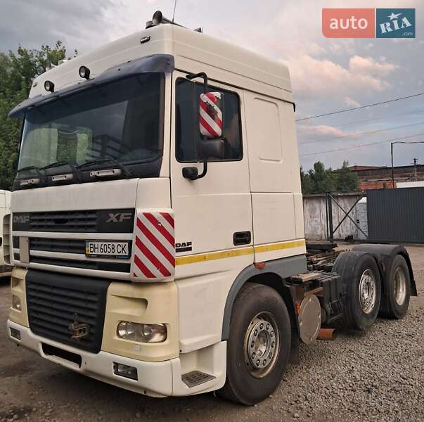 Тягач DAF XF 95 2005 в Дніпрі