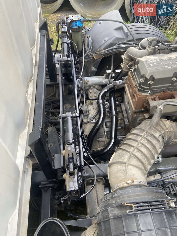 Грузовой фургон DAF XF 95 2004 в Рокитном