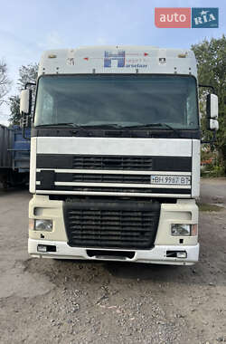 Тягач DAF XF 95 2000 в 