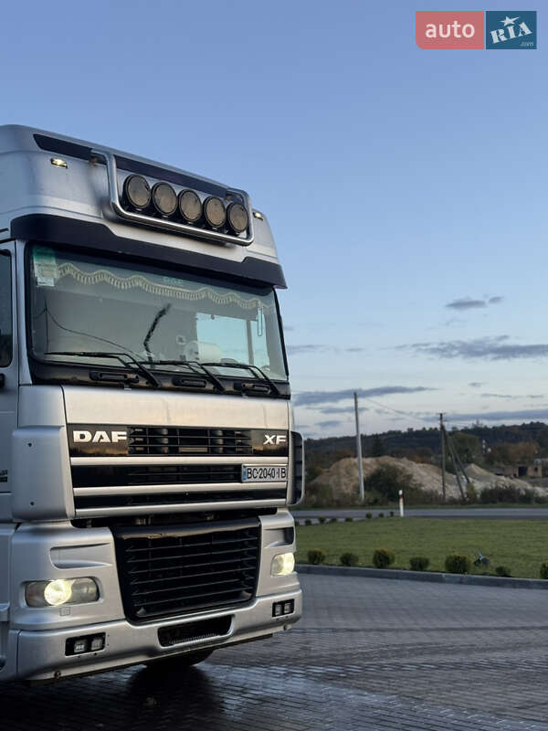 Тягач DAF XF 95 2006 в Самборе