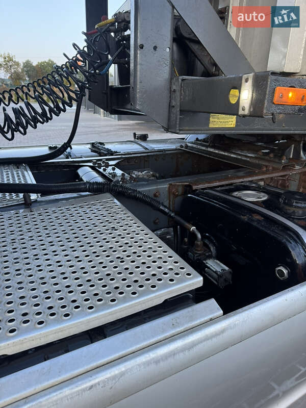 Тягач DAF XF 95 2006 в Самборе