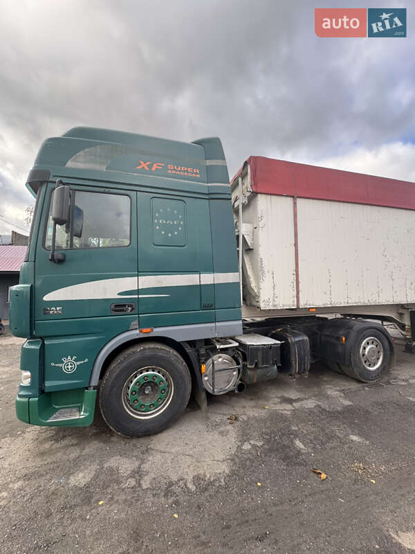Зерновоз DAF XF 95 2006 в Остроге